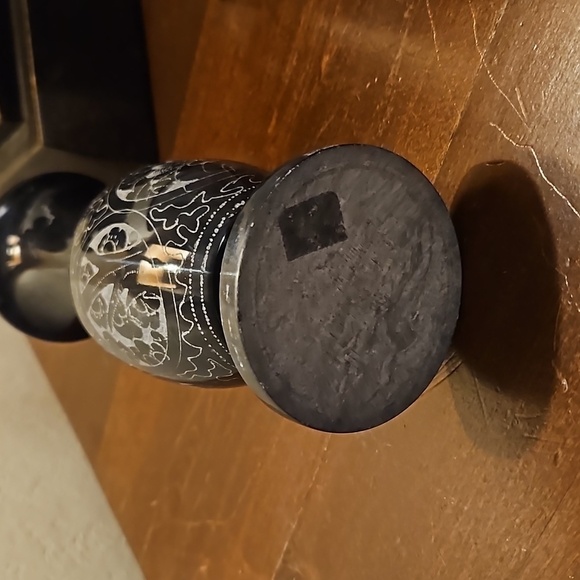 VTG Black Onyx Floral Etched Castlecore Outdoor Patio Vase - Picture 10 of 10